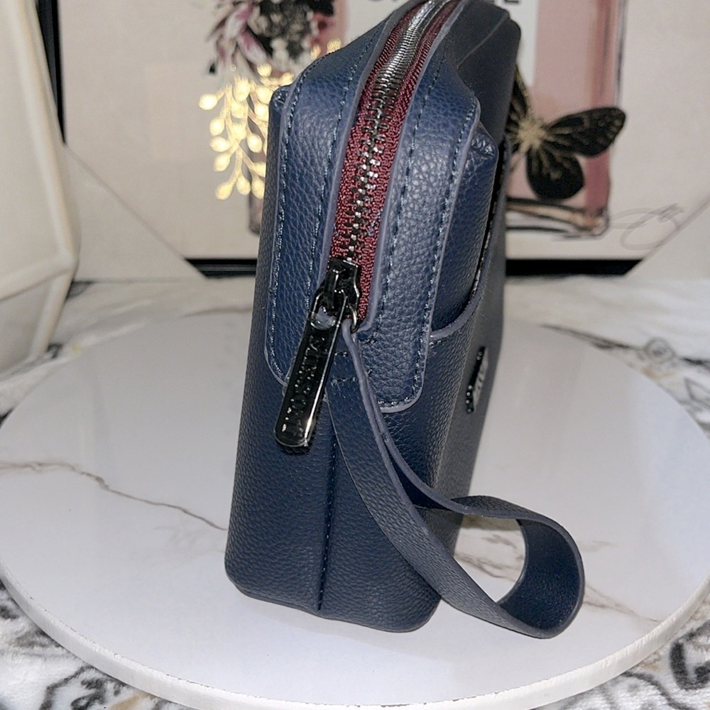 NWOT Missoni Women’s Blue Leather Cosmetic Travel Pouch Wristlet Bag - Picture 3 of 9